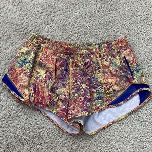 EUC Lululemon Hotty Hot LR 2.5” inseam shorts